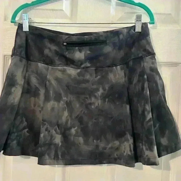 Soothfeel skort. Size Large. Black / Grey tyedye. Pocket in back for phone/ keys - Picture 1 of 2